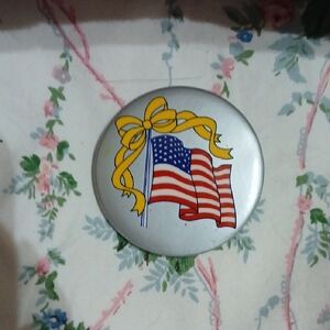 ♡Vintage Patriotic Button with American Flag and Yellow Ribbon♡